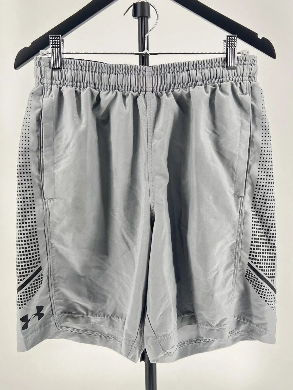 Under Armour Shorts Men's Size S, 1-21